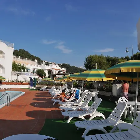 Morcavallo Hotel & Wellness Пескичи